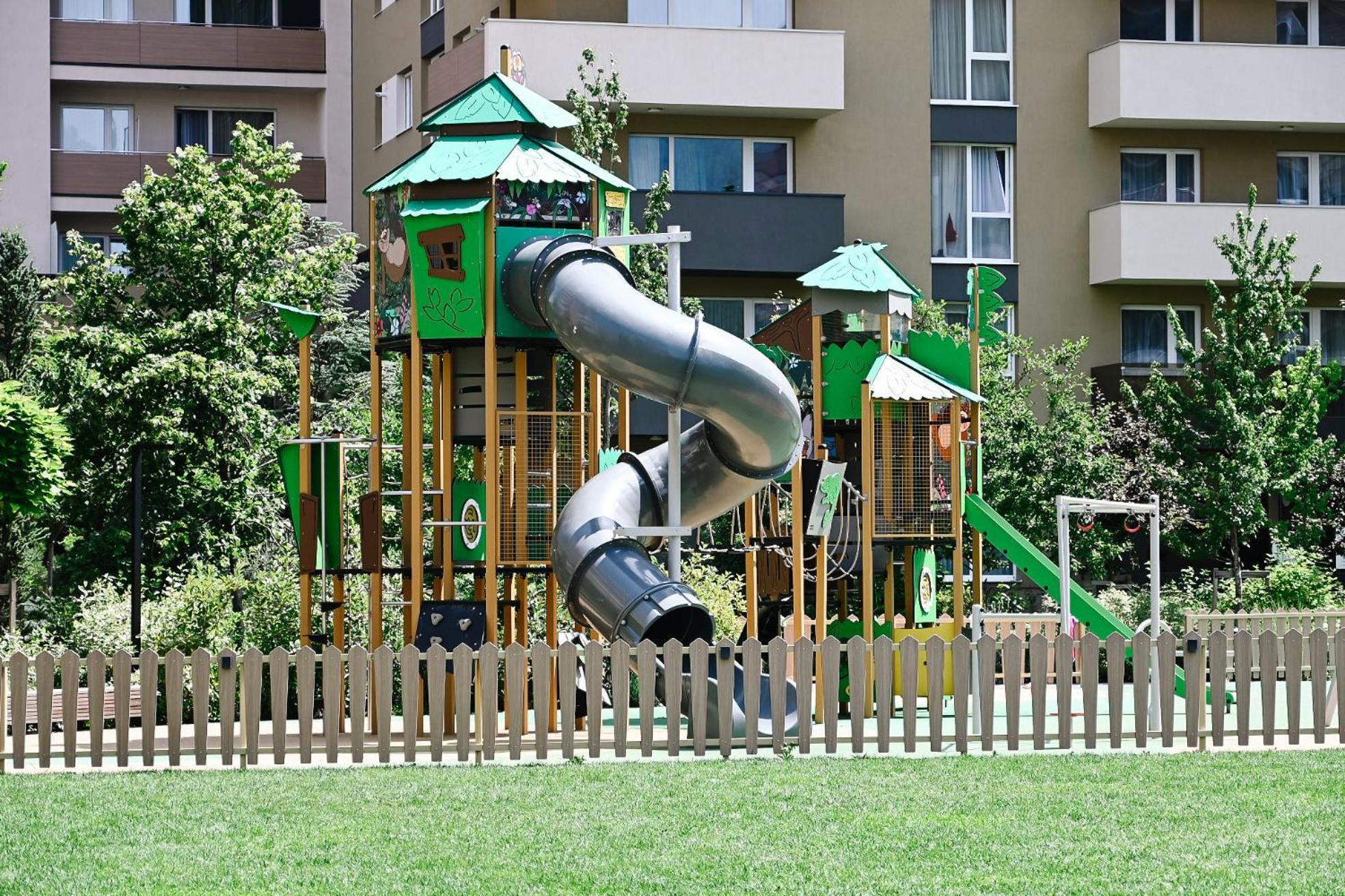 Urban Plaza - Aparthotel Brasov Luaran gambar