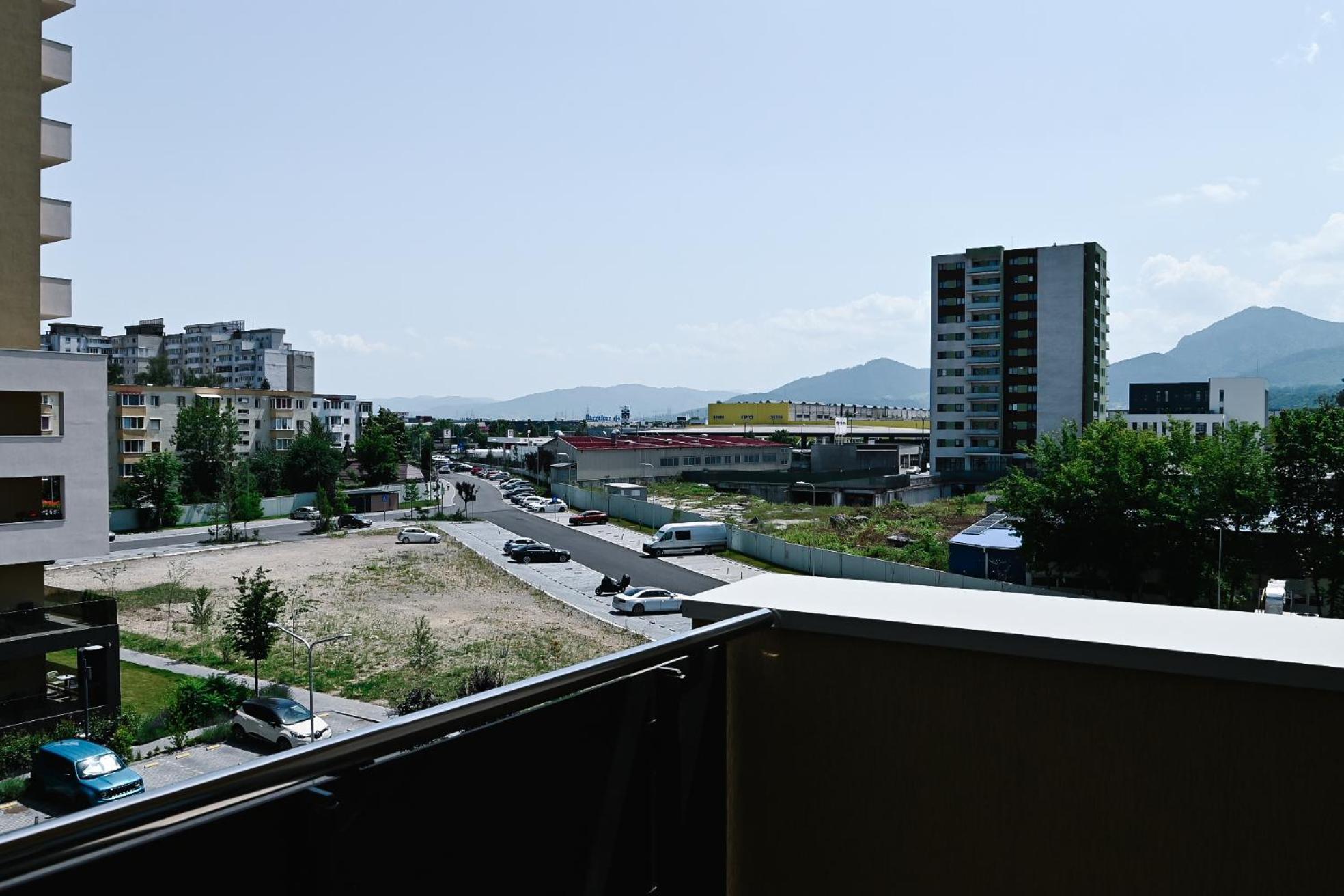 Urban Plaza - Aparthotel Brasov Luaran gambar
