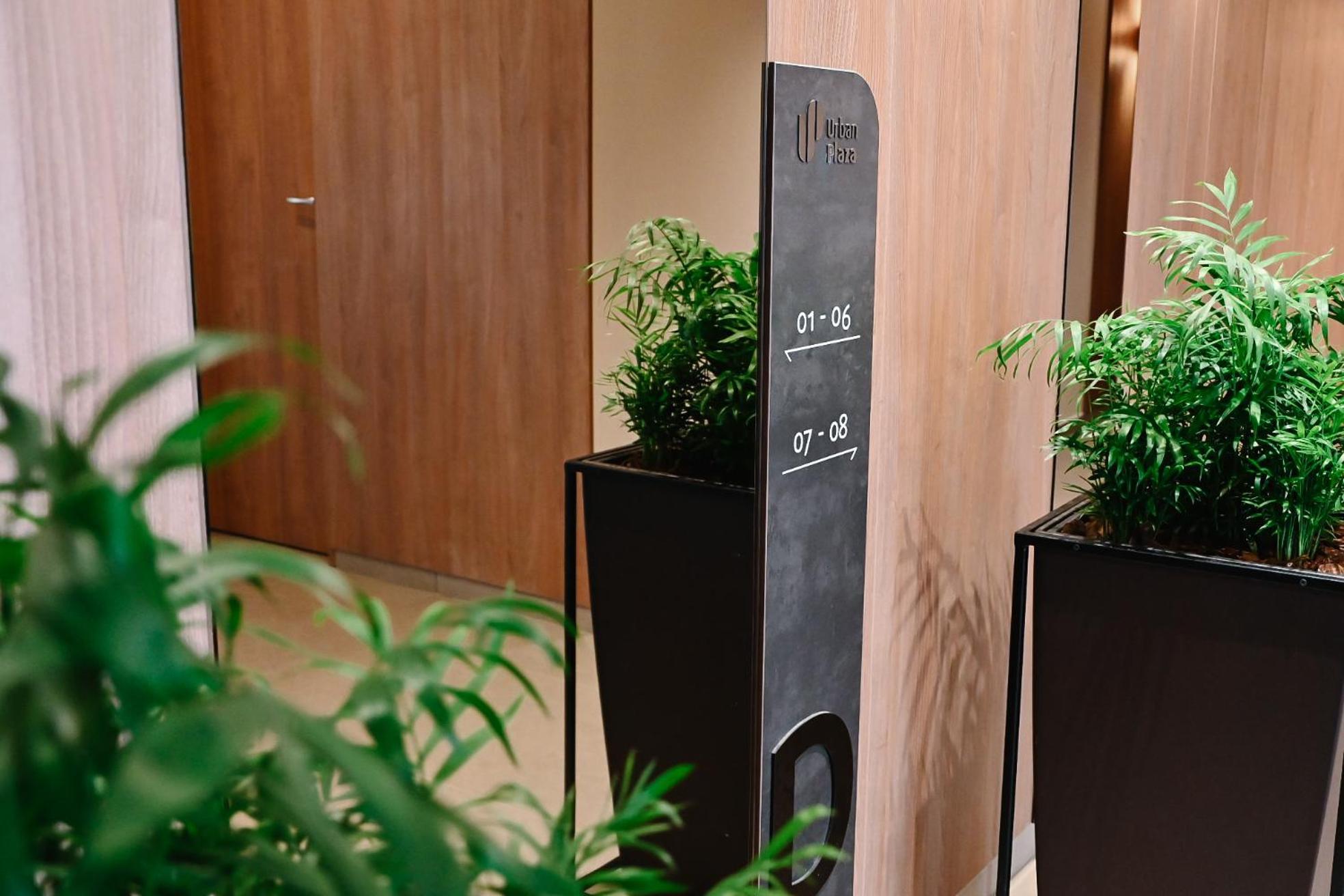 Urban Plaza - Aparthotel Brasov Luaran gambar