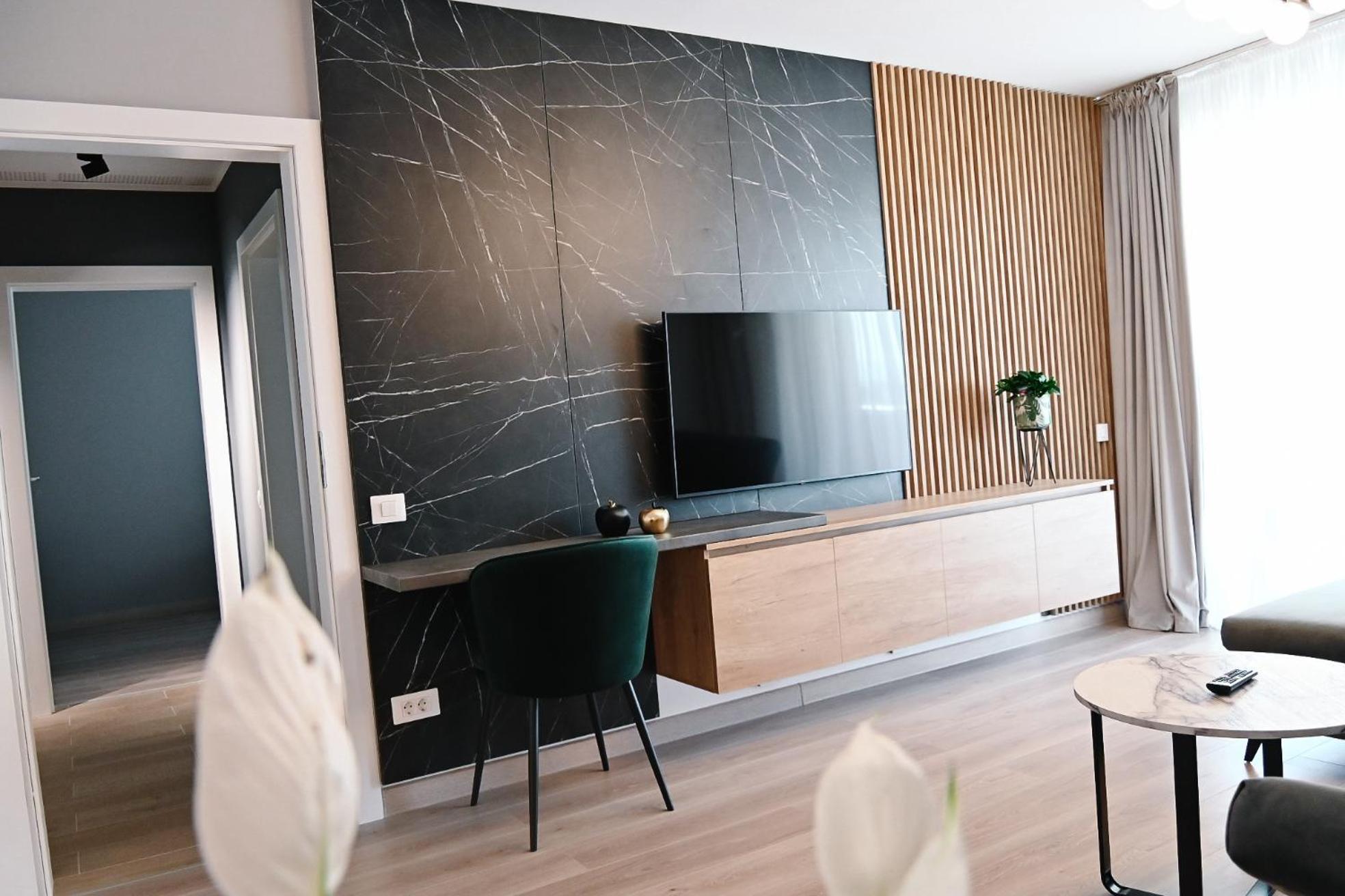 Urban Plaza - Aparthotel Brasov Luaran gambar